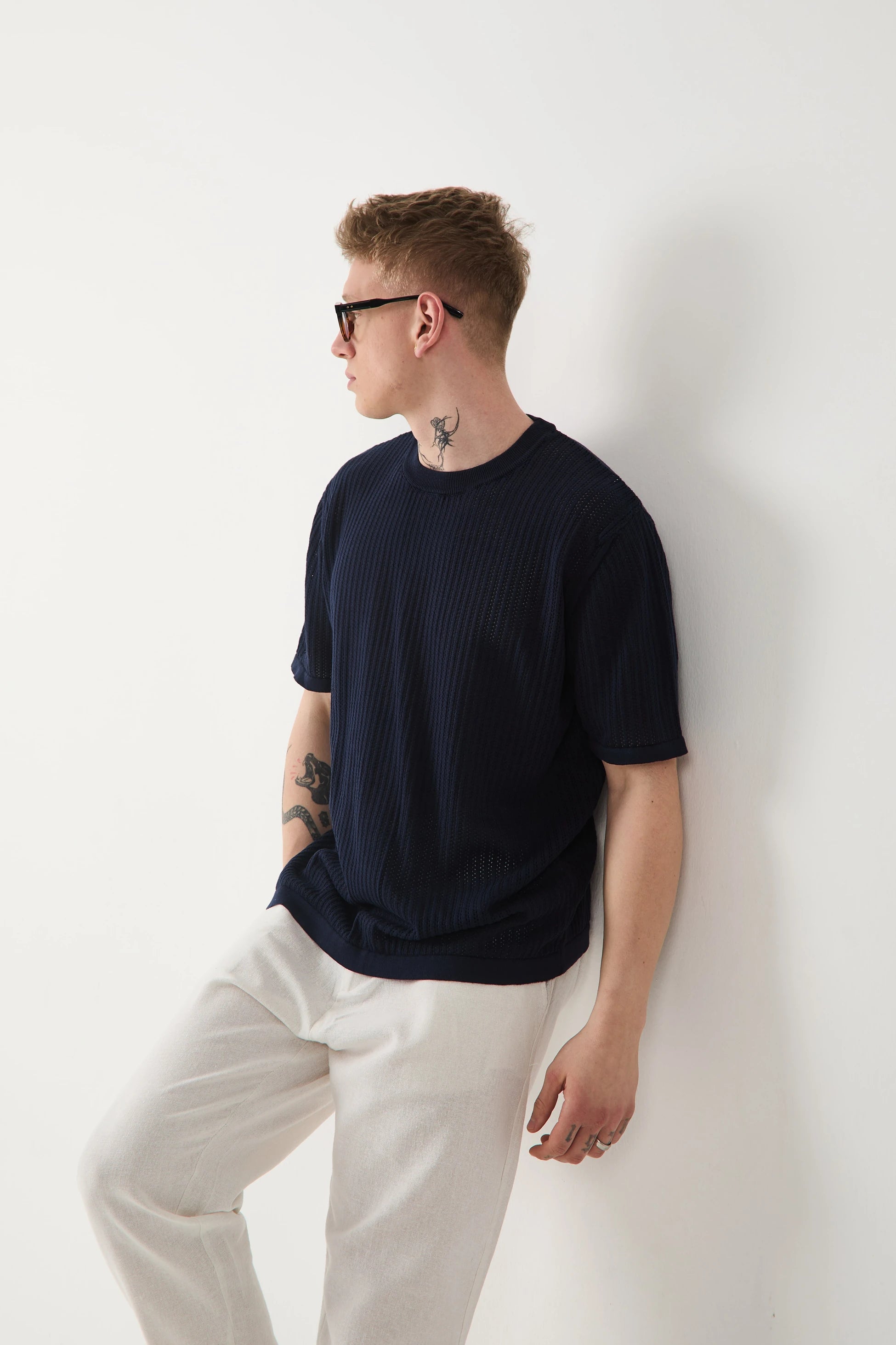 DELİKLİ TRİKO T-SHIRT