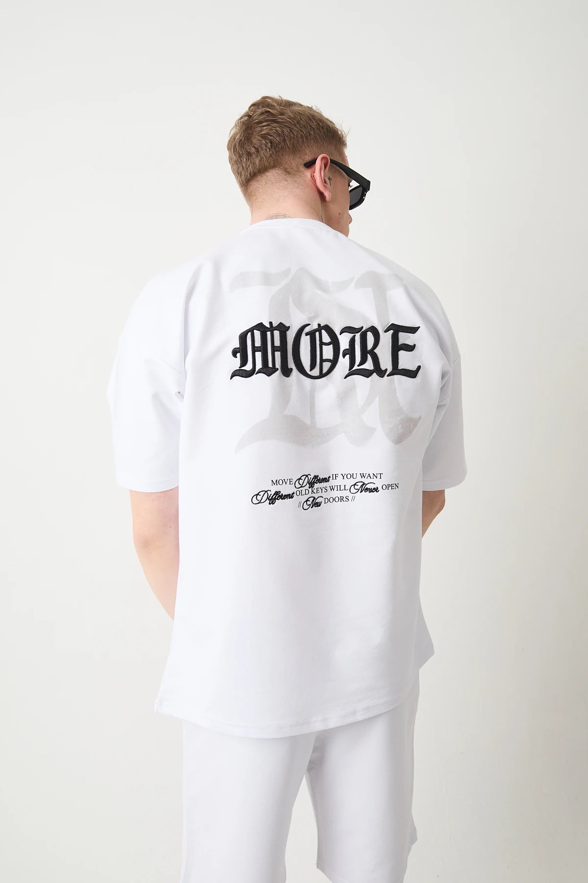 MORE OVERSIZE T-SHIRT